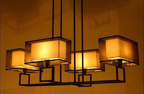 Should We Choose Chandeliers or Ceiling Lamps for the Living Room Lamp Decoration